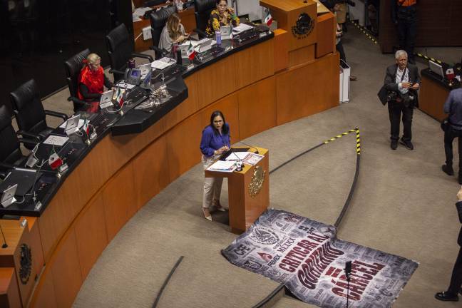 En el Senado de la República también hubo una fuerte discusión sobre esta legislación que considera prisión para quien cuestione a través de memes.