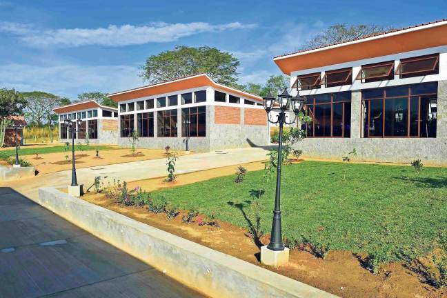 En México aumentó la cifra en licenciatura y posgrado en 240 mil 678 alumnos; sin embargo, los recursos otorgados a este nivel se redujeron 2.4% en el último año.