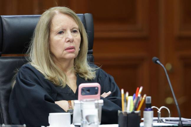 La Suprema Corte de Justicia de la Nación (SCJN) otorgó la licencia temporal por motivos de salud a la ministra Loretta Ortiz Ahlf.