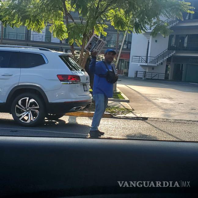 La estatuilla en el barrio de colores