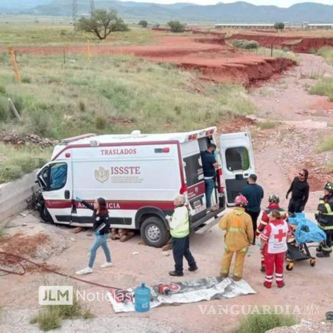 $!Seis muertos deja choque de ambulancia en Chihuahua