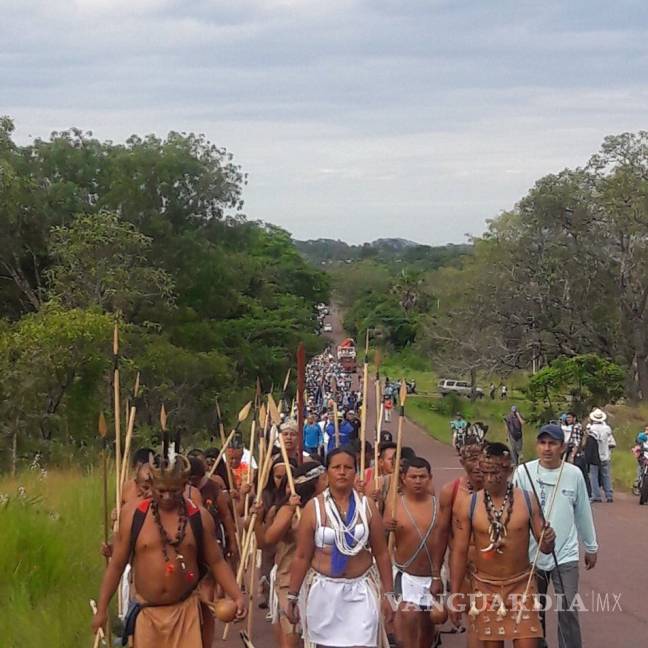$!Etnias del Amazonas caminan 600 km hacia Caracas para protestar contra Maduro