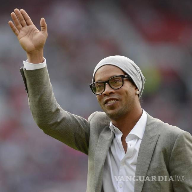 $!Ronaldinho aplica una gambeta a los jarochos, cancela su partido de homenaje en el 'Pirata'