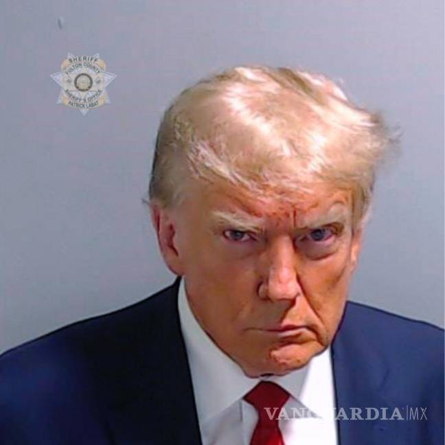 $!El expresidente Donald Trump el jueves 24 de agosto de 2023, después de que se rindiera y fuera ingresado en la cárcel del condado de Fulton en Atlanta.