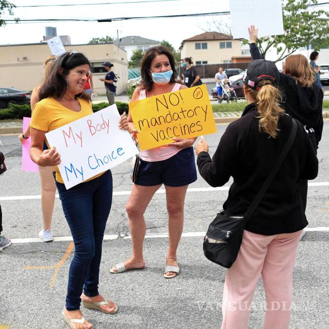 $!En Nueva York suspenden sin sueldo a miles de trabajadores públicos por no vacunarse