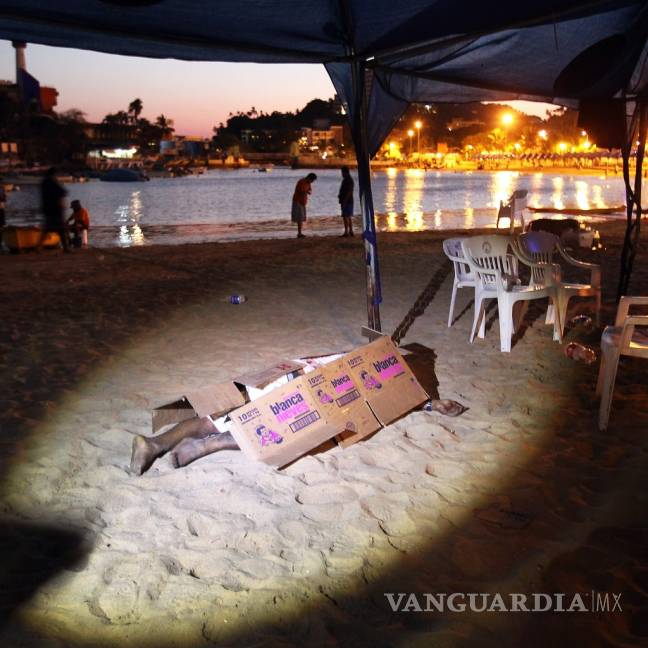 $!‘Acapulco Barbie’: Fiestas, drogas y corridos