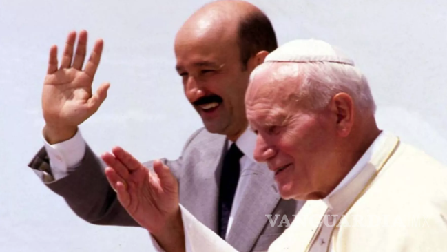 $!Las leyes que monitoreaban el culto religioso en México se volvieron obsoletas, según historiadores, con la llegada del Papa Juan Pablo II.