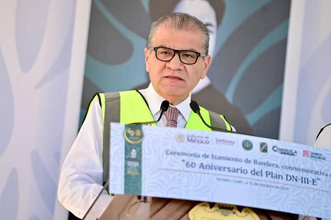 Miguel Ángel Riquelme Solís reconoció la labor humanitaria del Ejército Mexicano y su participación en la atención de contingencias.