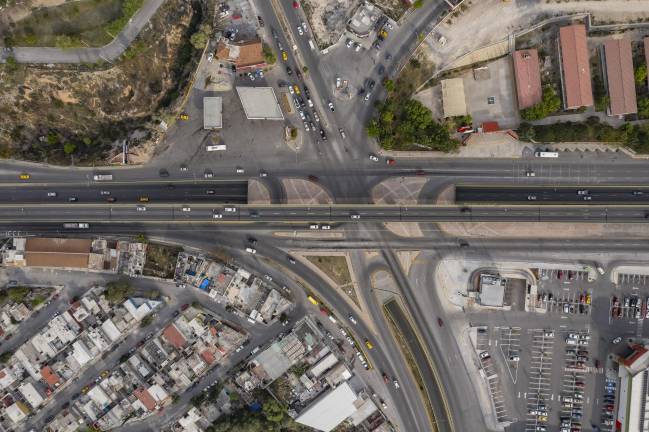 $!Luis Echeverría es una de las avenidas más grandes de la ciudad, y una de las señaladas como más peligrosas para el peatón. Por su longitud tiene varios puntos de conflicto, pero uno de los más peligrosos se encuentra al sur, al lado de la colonia Valle Dorado.