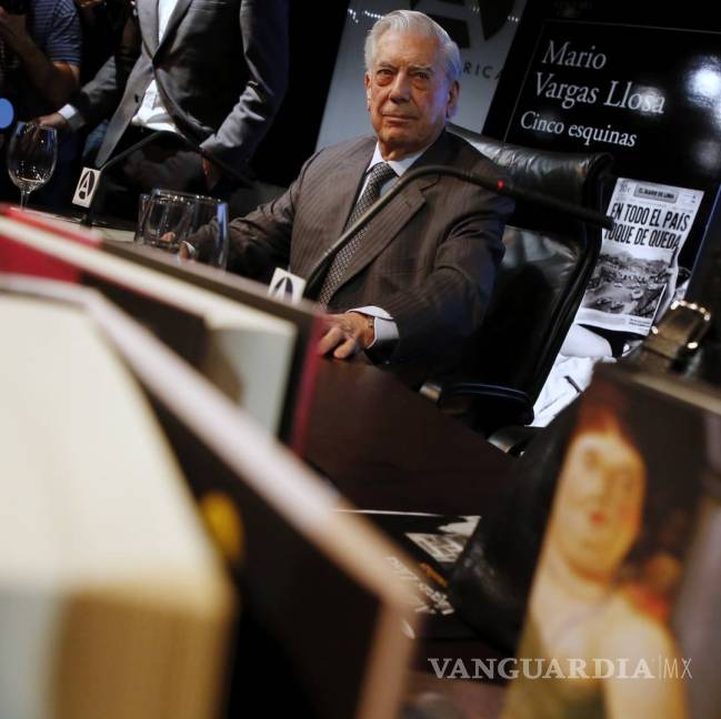 $!Presenta Mario Vargas Llosa su nueva novela “Cinco esquinas”