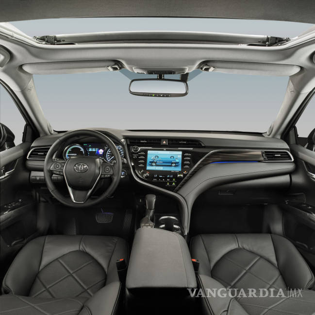 $!Toyota Camry Hybrid llega a México; estos son sus precios, versiones y equipamiento