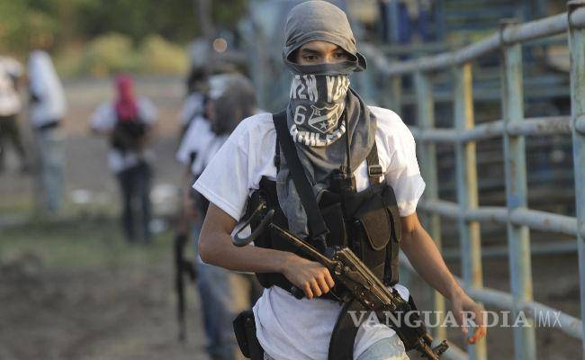 $!Autodefensas en Michoacán deben desarmarse, dice Ramírez Bedolla
