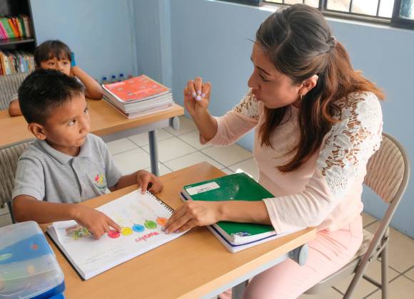 Maestro: El aula y el hallazgo del mágico mundo de las palabras