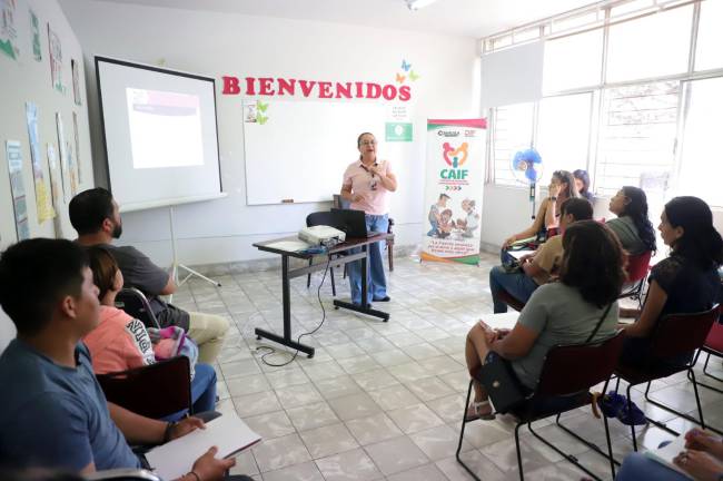Presidenta honoraria del DIF, Liliana Salinas, dijo que se busca fortalecer el entorno familiar y generar espacios de apoyo emocional y social.
