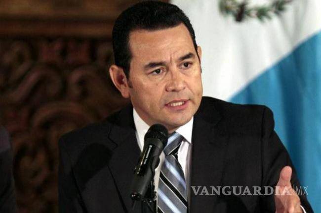 $!Presidente de Guatemala defiende a Ricardo Arjona y pide que no se burlen de él