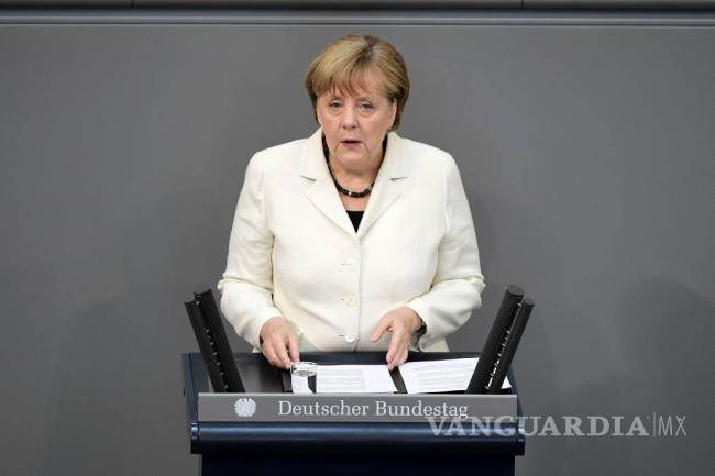 Angela Merkel dice que afrontará con optimismo el 2017