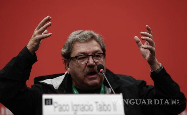 Paco Ignacio Taibo II cuestiona a quienes critican libros baratos