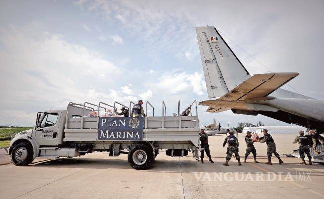 Semar traslada y distribuye víveres a afectados por sismos