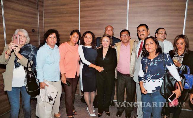 Hagan fila para selfie con Elba Esther