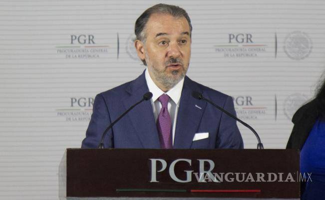 $!La renuncia de Raúl Cervantes complica elección de fiscal: Peña Nieto