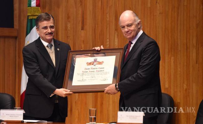 Enrique Krauze recibe "Honoris Causa" de la UdeG