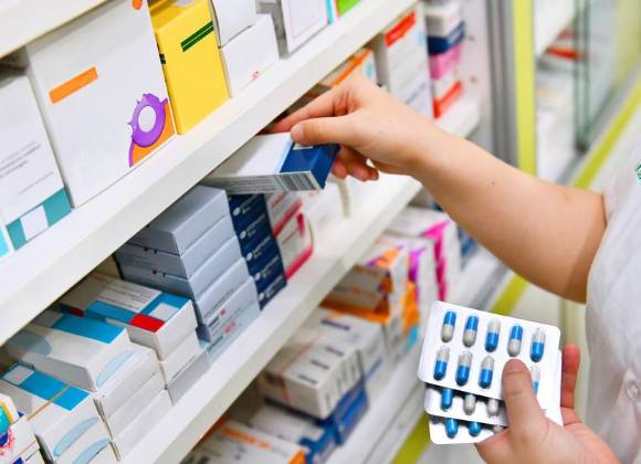 Se compromete Claudia Sheinbaum a abasto de medicamentos