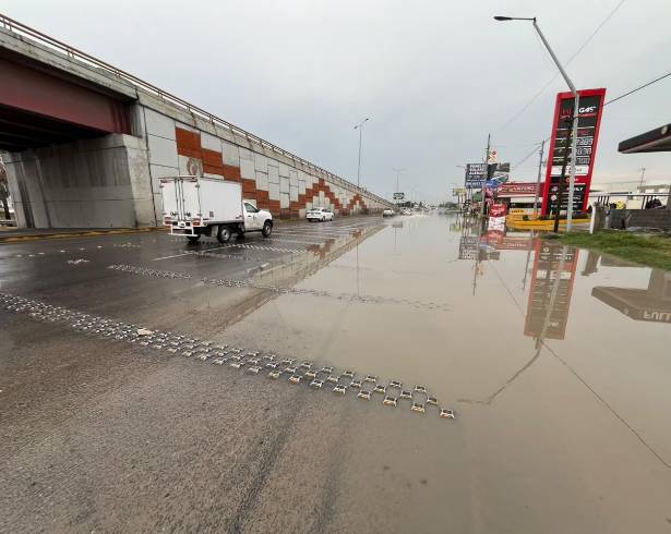 Tormenta ocasiona inundaciones y cierres parciales en Ramos Arizpe
