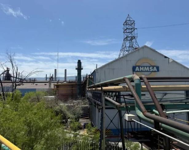 Instalaciones de AHMSA, símbolo de una crisis industrial que se prolonga desde hace años.