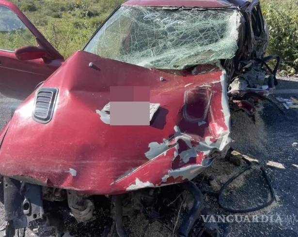 El hombre quedó prensado dentro de su vehículo tras el accidente ocurrido en la carretera libre 57.