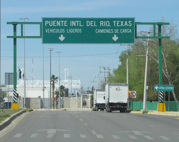 Decomisan armas y municiones en el Puente Internacional de Del Rio; tenían como destino México
