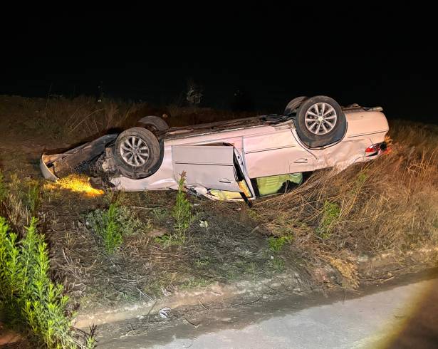 El vehículo fue retirado con apoyo de una grúa y trasladado ante el Ministerio Público de asuntos viales, donde se determinarán las responsabilidades correspondientes.