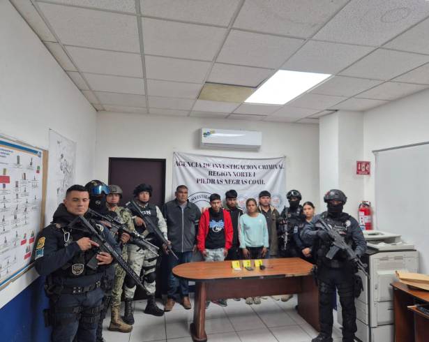 Elementos de la Guardia Nacional y del Ejército Mexicano durante el operativo realizado en Piedras Negras.