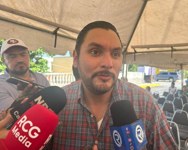 Autoridades municipales trabajan en la revisión de predios que podrían ser donados para la construcción de las escuelas, proceso que incluye la verificación de la certeza jurídica de cada terreno.