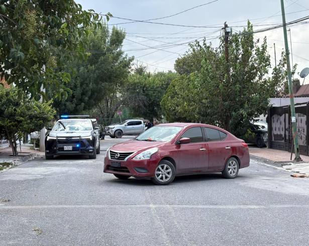 Autoridades acudieron al lugar para acordonar el área.