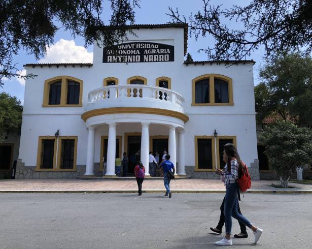 Existen casos de egresados con hasta tres años sin recibir su título digital.