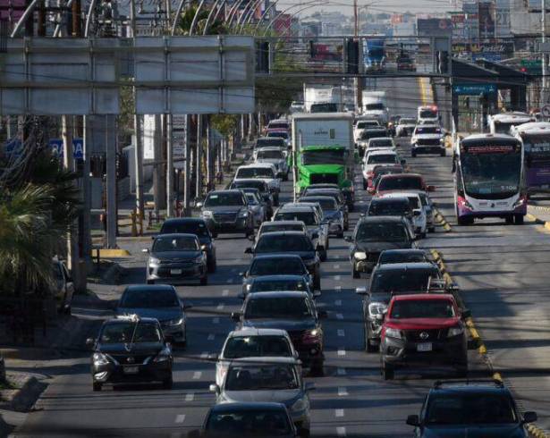 Con el reemplacamiento, los conductores aseguran que su vehículo cumpla con las normativas vigentes, lo que contribuye a la seguridad vial y al control ambiental.