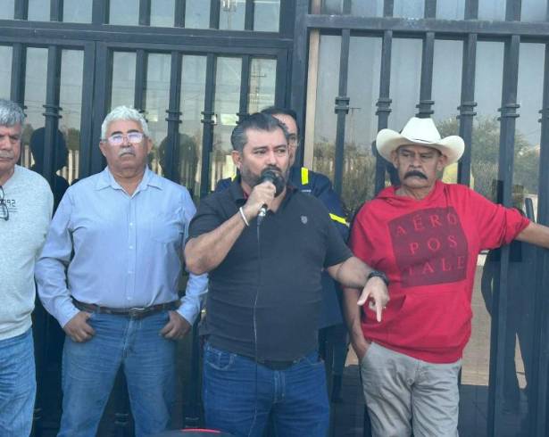 Este martes, un grupo de obreros regresó a las instalaciones de la otrora “Planta Uno” para demandar, una vez más, que el Gobierno Federal los escuche y haga algo concreto para resolver la situación de parálisis de la empresa.