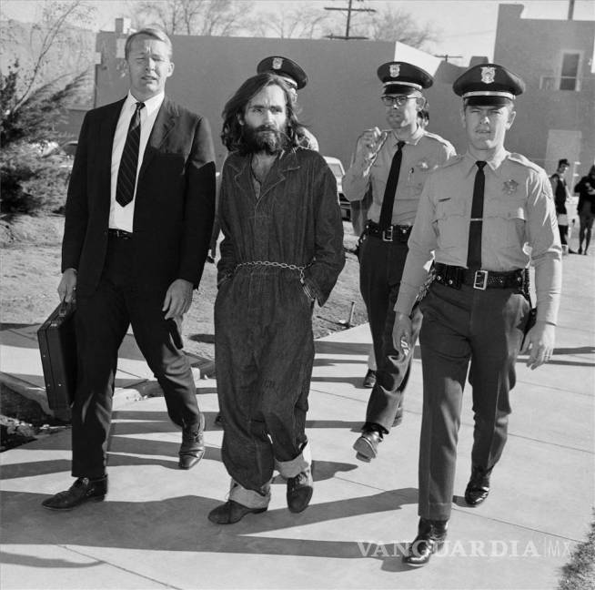 $!Charles Manson sigue vivo pero muy grave: policía