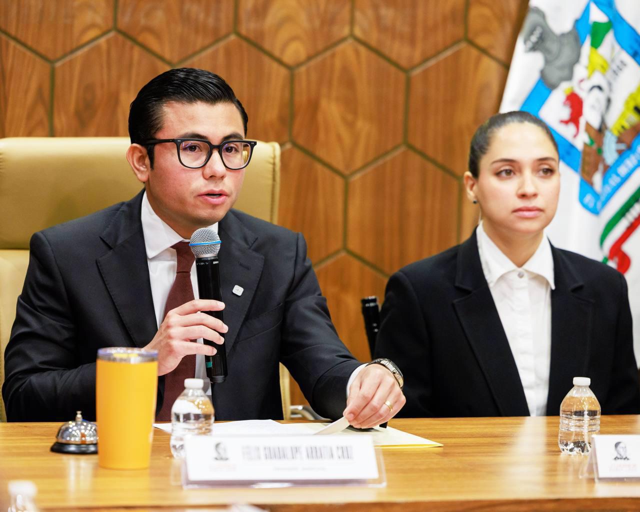 Alcalde de Juárez, Nuevo León, Félix Arratia, pide licencia y designan a su esposa como sustituta