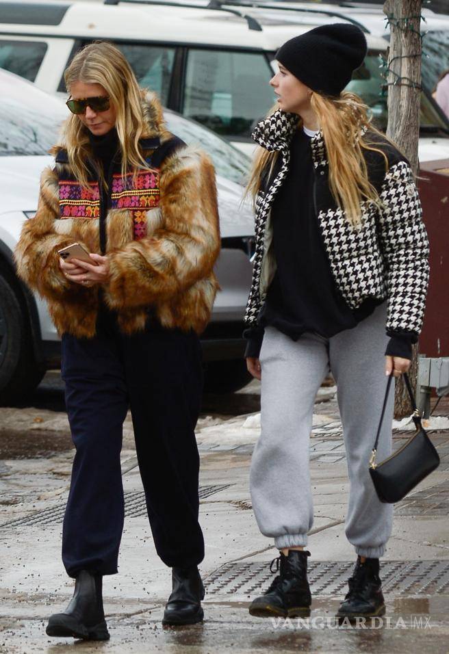 $!Muy modernos..! Gwyneth Paltrow y su exmarido Chris Martin, se reúnen por Navidad, con sus hijos y sus parejas actuales