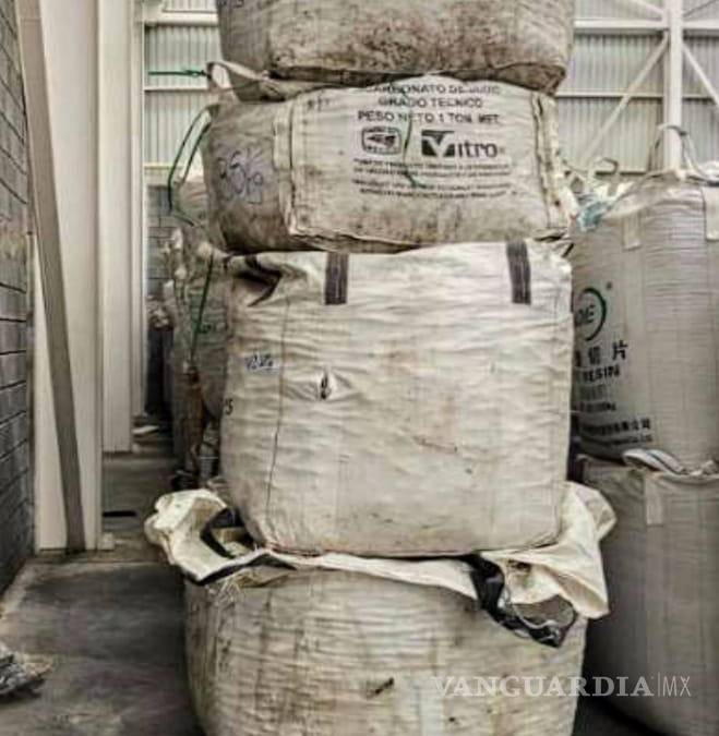 Robo de carga a trailero en la carretera Mty-Saltillo lleva a cateo de bodega, en NL