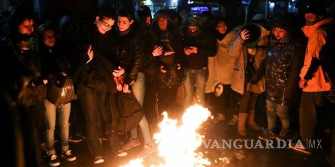 $!Fuertes protestas y enfrentamientos en Argentina tras rechazar el Senado la legalización del aborto