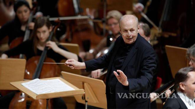 $!En pleno concierto se desvanece y fallece un director de orquesta: No es el primero en morir así