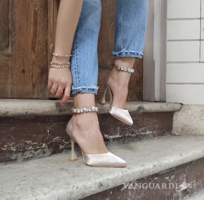 $!Tacón con pulsera: minimalismo eterno.