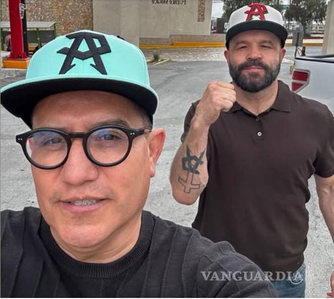 $!Durante su visita, Rigoberto Álvarez aprovechó para conocer el pueblo mágico de Arteaga.