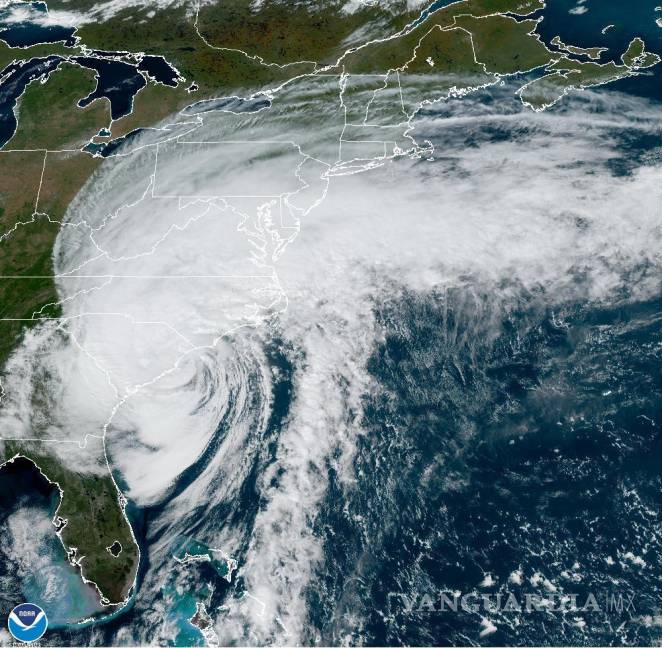 $!El huracán Ian, con vientos máximos sostenidos de 140 km/h tocó tierra este viernes en Georgentown, Carolina del Sur.