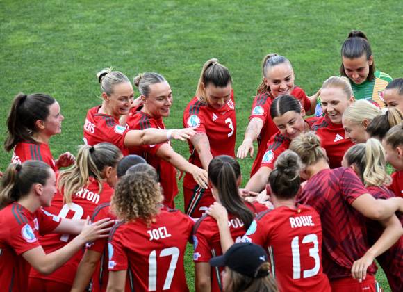 Euro 2025: Selección femenina de Gales sufre accidente automovilístico