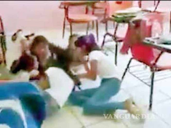 $!Terror en salón de clases, niños se tiran al piso para cubrirse de balacera en Nuevo Laredo