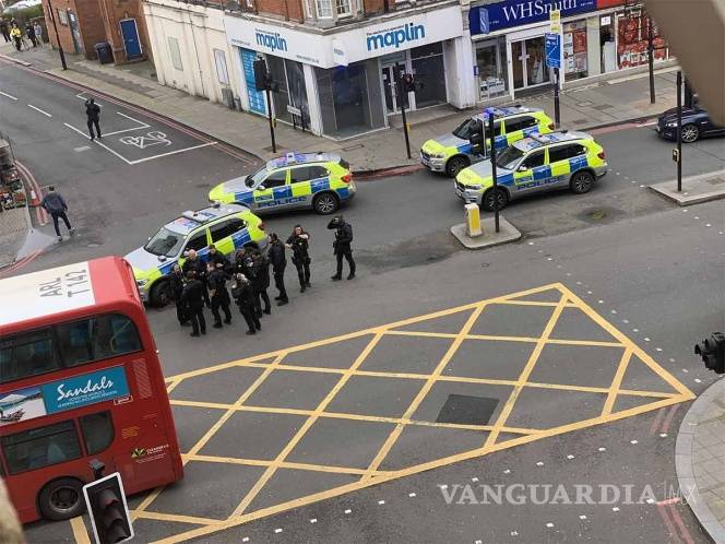 $!Abaten a hombre que apuñaló a varios en un 'incidente terrorista', según la policía de Londres