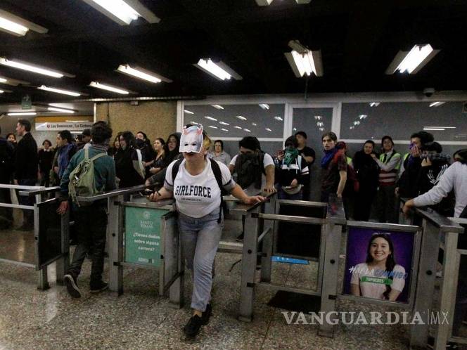 $!Presidente Sebastián Piñera anuncia plan para mitigar alza del metro en Chile